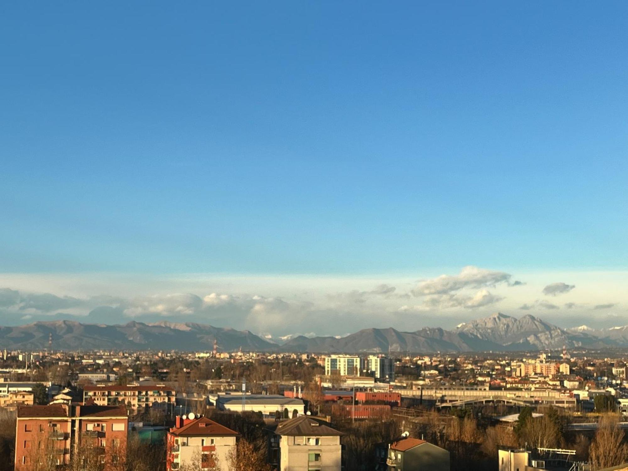 Skyscraper 11 Apartment Cinisello Balsamo Bagian luar foto