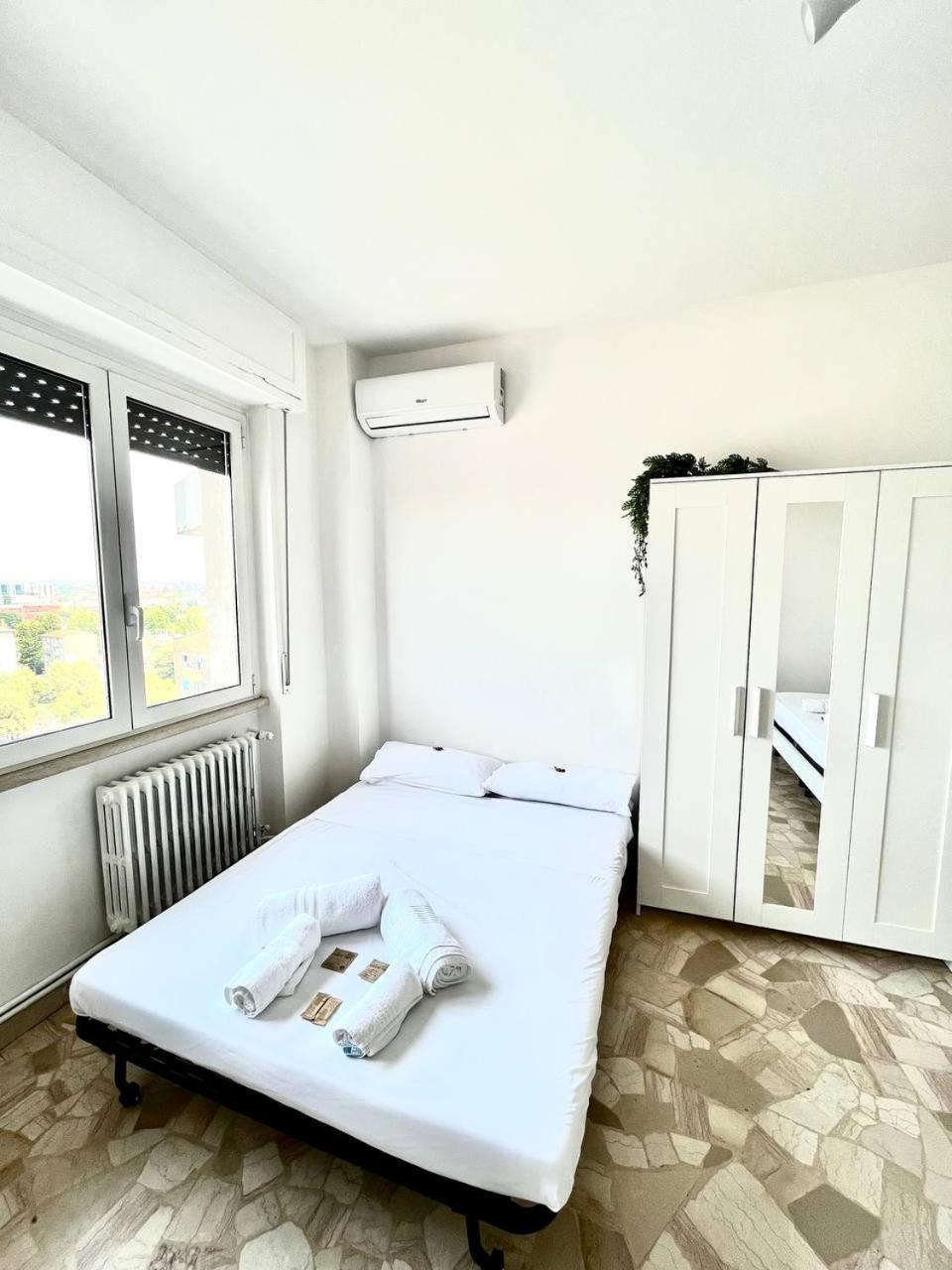 Skyscraper 11 Apartment Cinisello Balsamo Bagian luar foto
